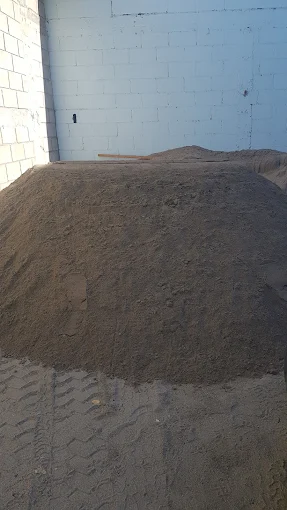 Montón de arena para construcción